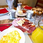 Pansion Potok 3* Vrata