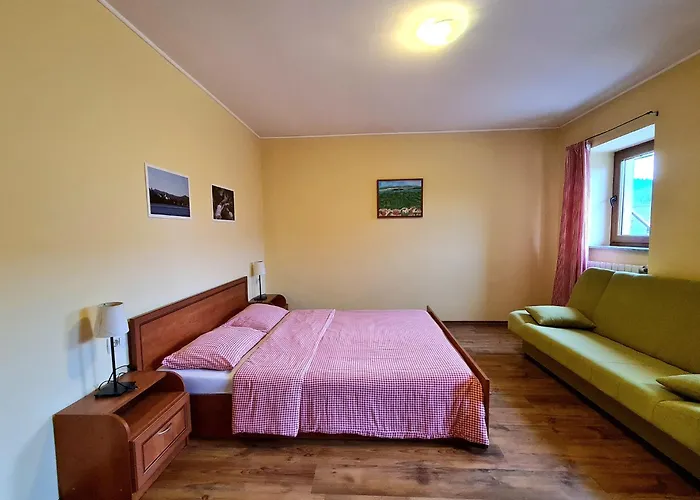 Pansion Potok 3* Vrata
